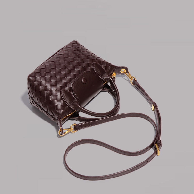 Fashionable Woven Shoulder Flap Square Bag