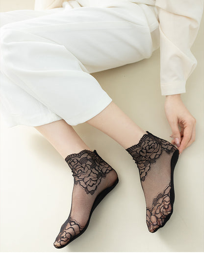 Rose-colored Cotton Lace-trimmed Short Socks