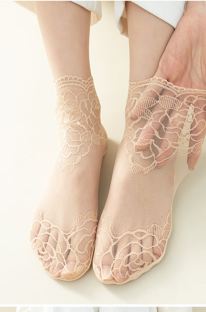 Rose-colored Cotton Lace-trimmed Short Socks