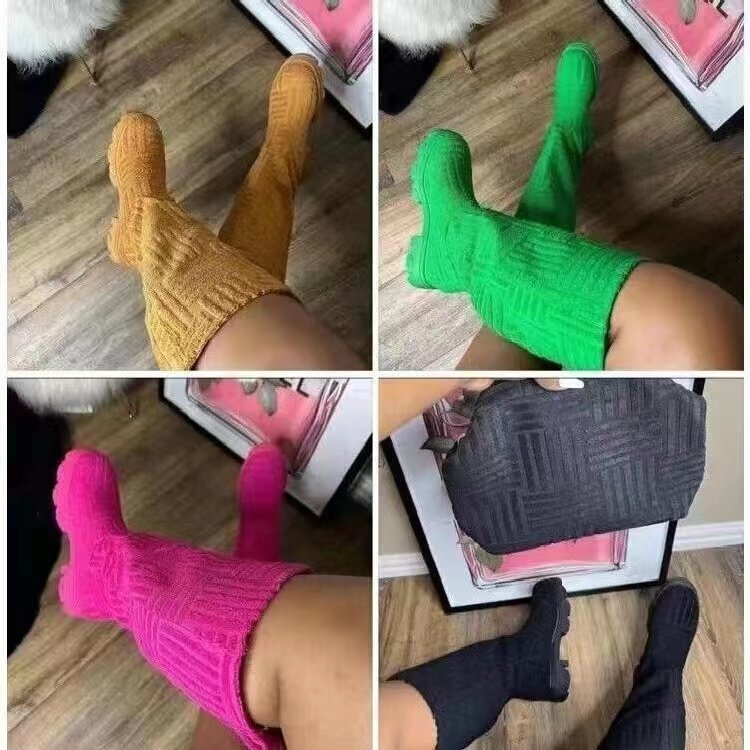 Round Toe Embossed Thick Sole Boot