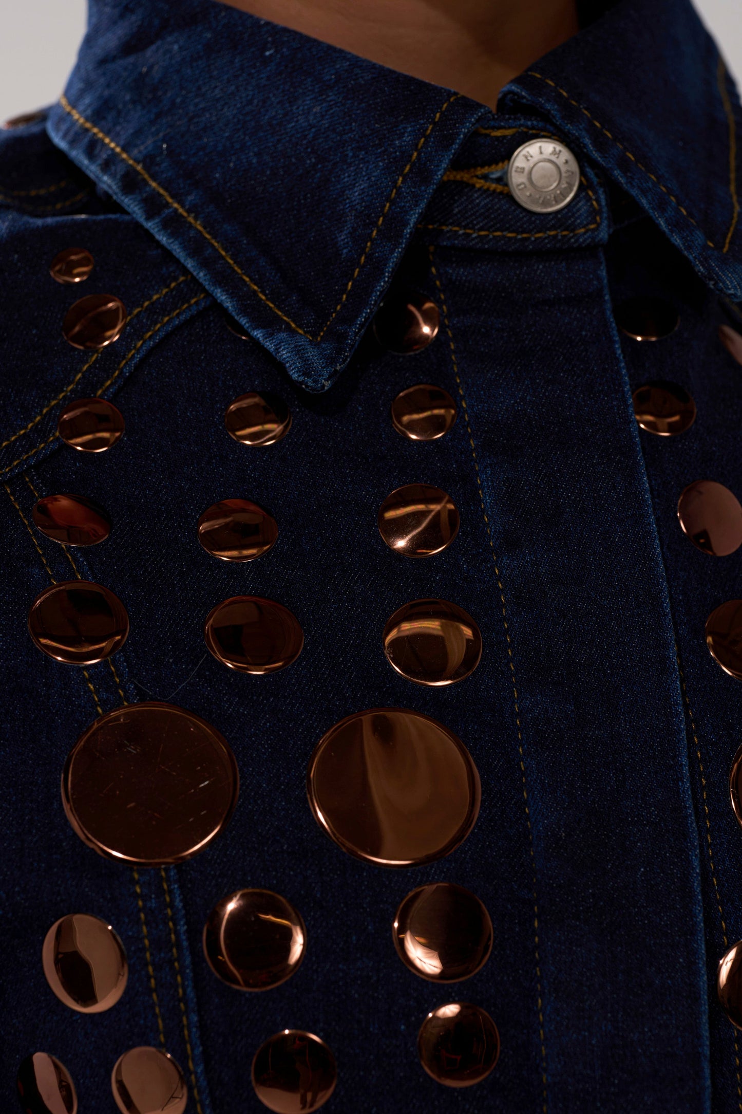Round Metal Decoration Denim Suit
