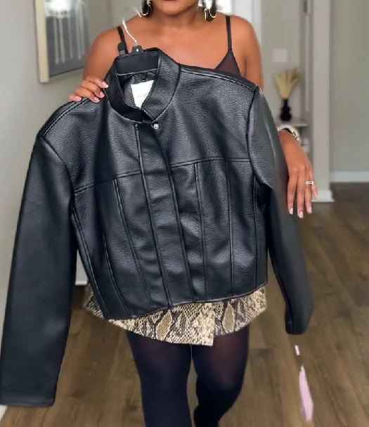 Women's Wide Shoulder Cropped Jacket