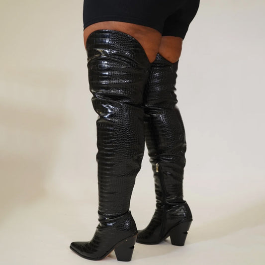 Snakeskin Print Pointed-Toe Rugby Knee Boots