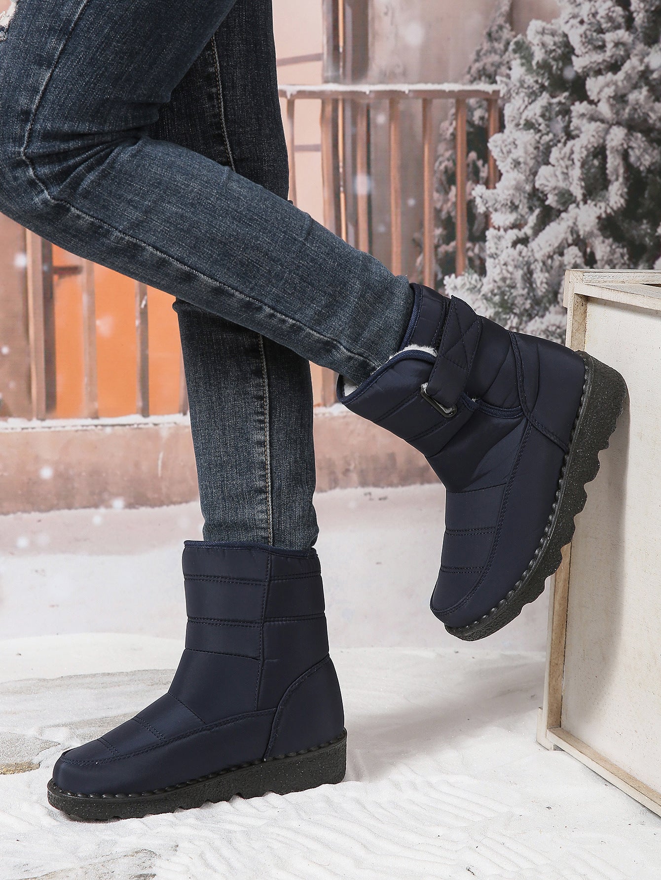 Waterproof Fleece-lined Mid-calf Snow Boot