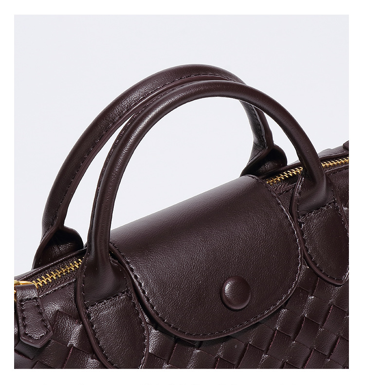 Fashionable Woven Shoulder Flap Square Bag