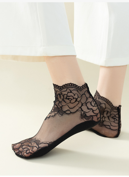 Rose-colored Cotton Lace-trimmed Short Socks